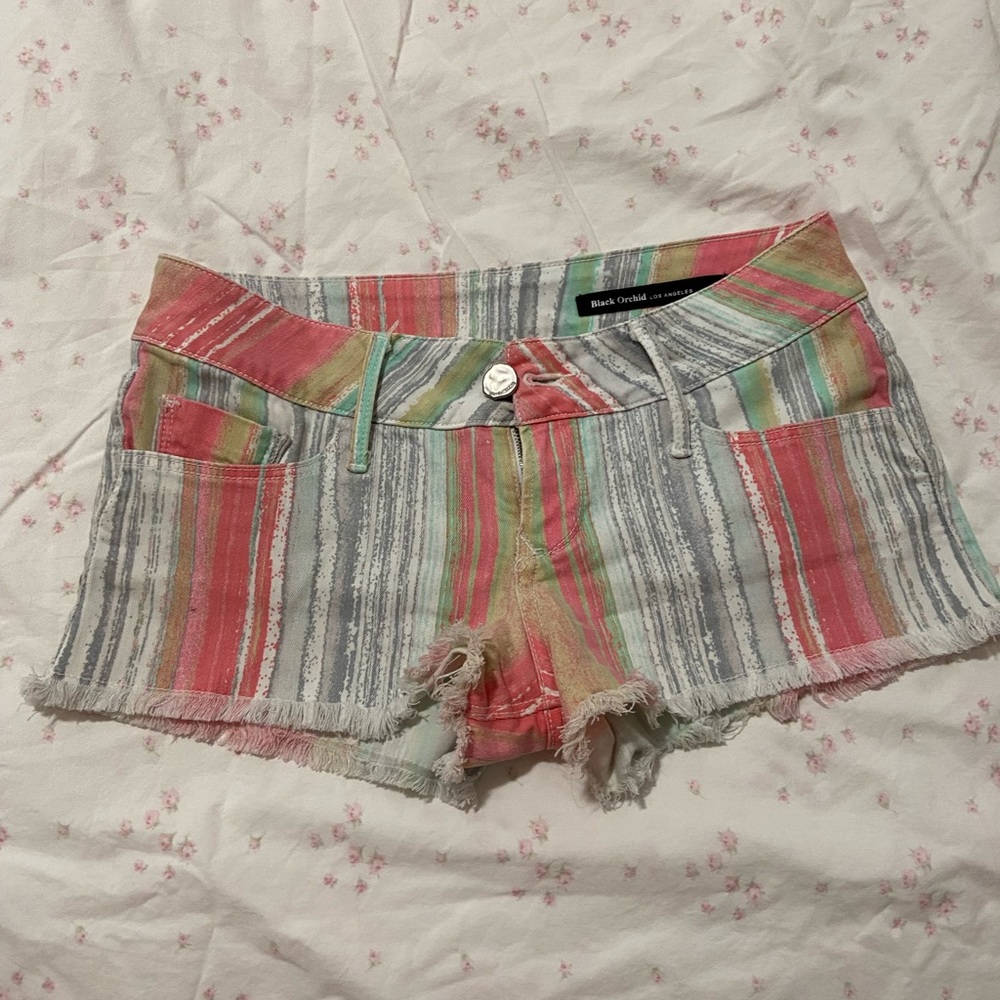 Adorable summer stripe shorts!
